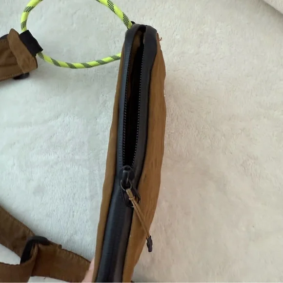 lululemon athletica Pop It Off Crossbody Bag - Picture 4 of 6